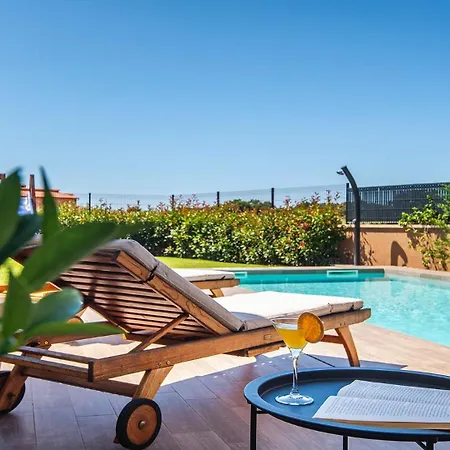 Villa Modern In Póla