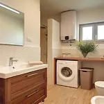 Modern In * פולה
